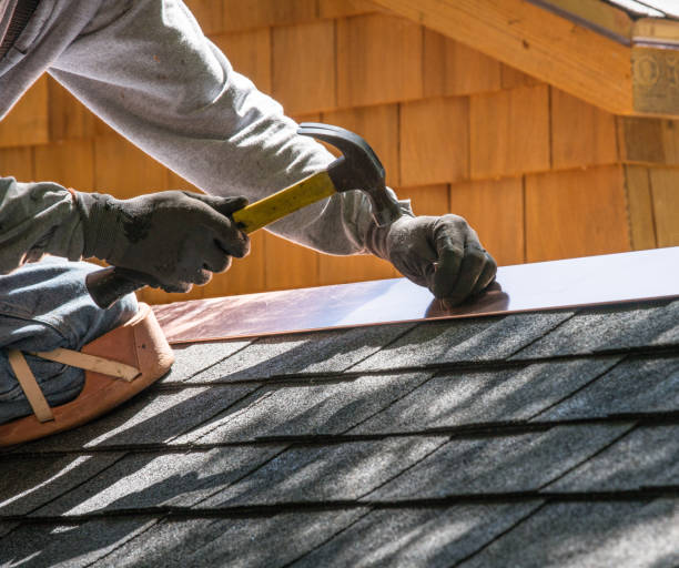 Best Roof Gutter Cleaning  in Hanford, CA